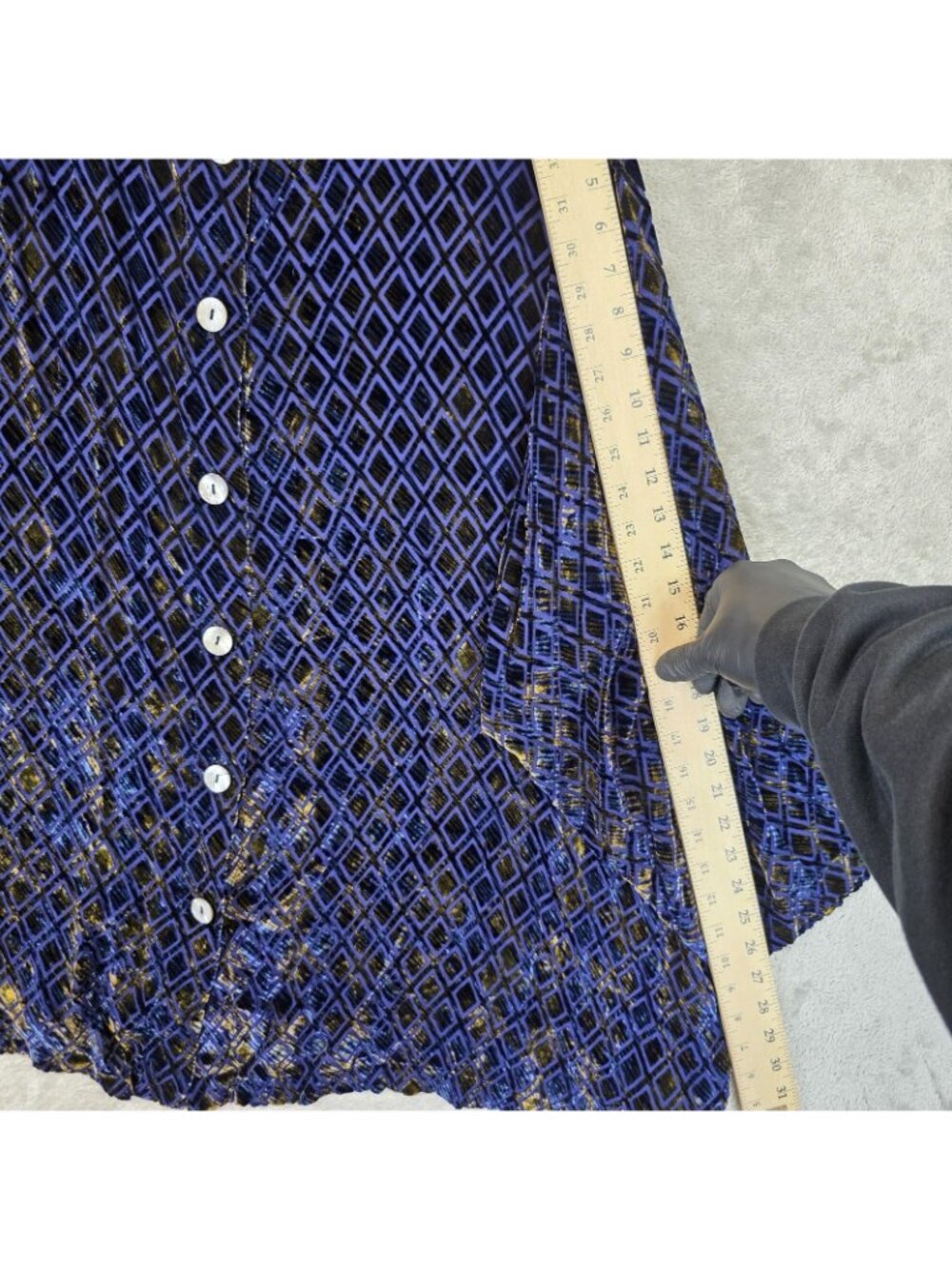 SaysWho? Blouse Womens 3 Blue Velvet Button Front Long Kimono Sleeve Geometric - Picture 5 of 8